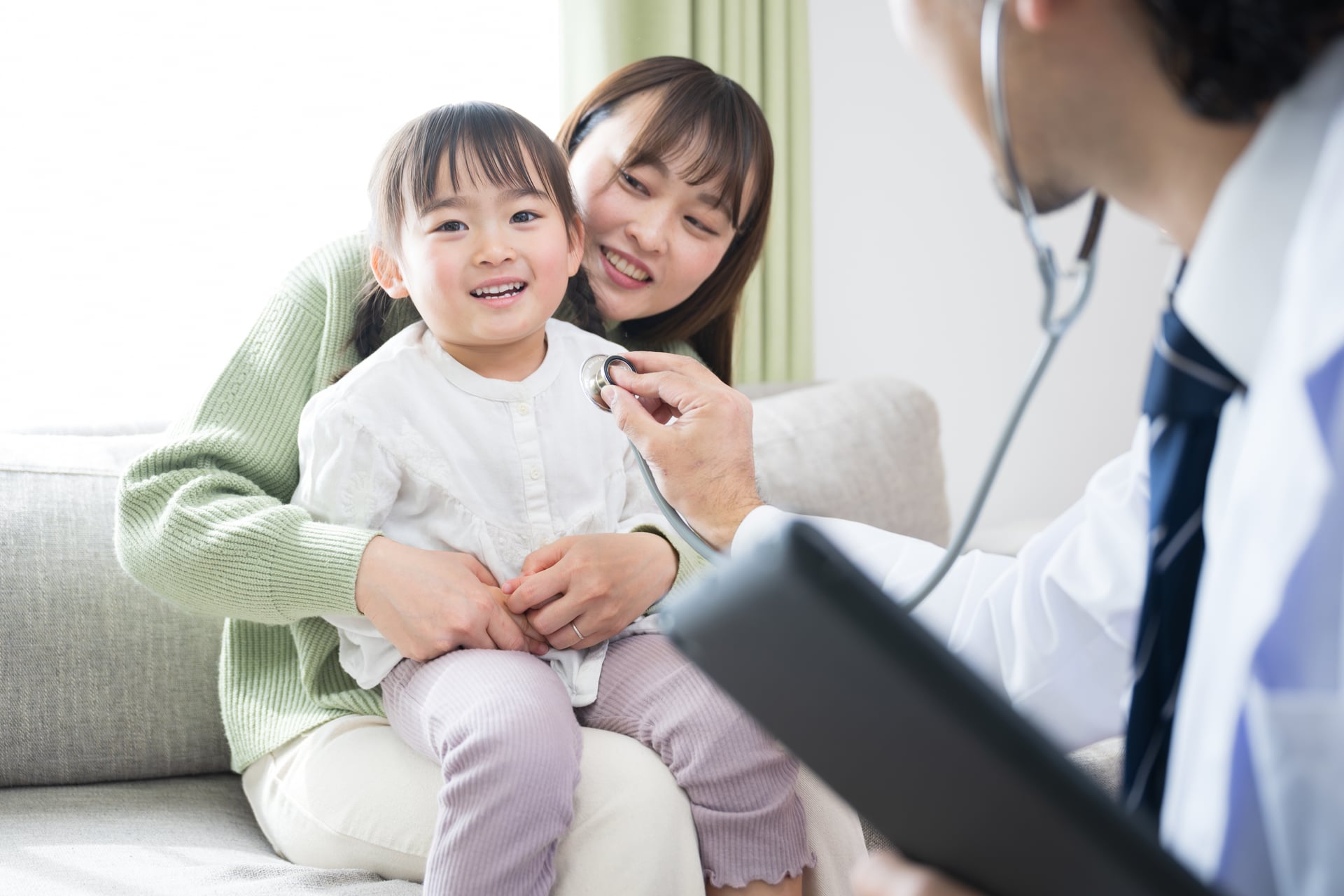 ご自宅での小児訪問診療の様子